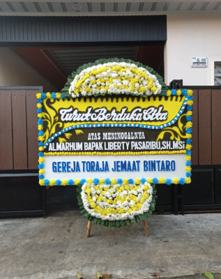 Papan Bunga Duka di Porsea