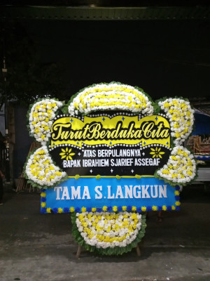 Papan Bunga Duka di Porsea